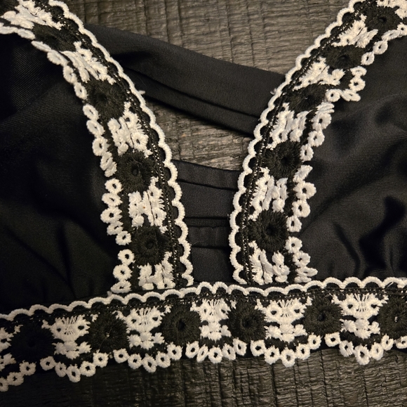 Kona Sol Crochet Detail Bikini Top - Picture 3 of 6